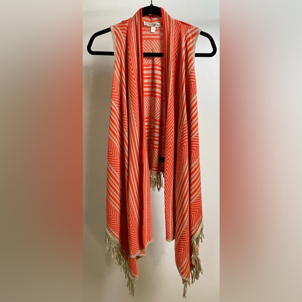Sleeveless Cardigan with Fringe